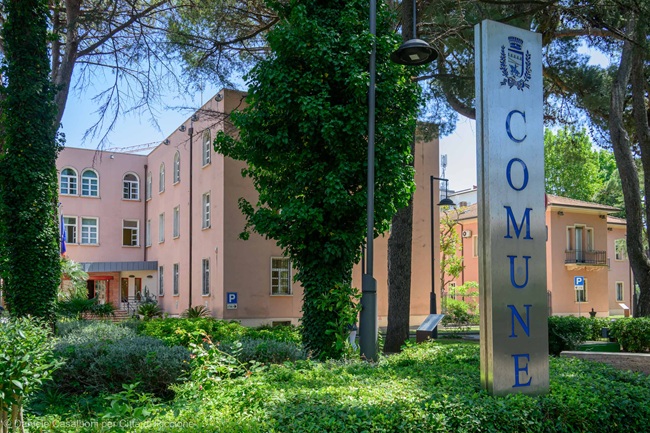 Sfalcio dell&rsquo;erba e decoro urbano: in vigore un&rsquo;ordinanza contingibile e urgente