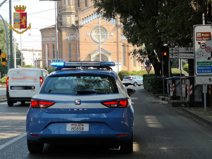 Truffa ad un&rsquo;anziana signora: arrestato un uomo dalla Polizia di Stato. Recuperati i gioielli e riconsegnati alla vittima